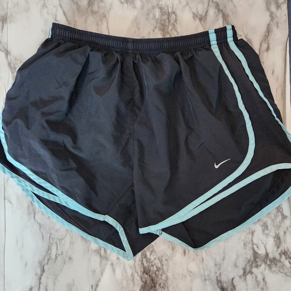 Nike Shorts - Picture 8 of 9